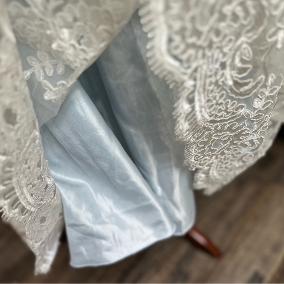 TLC Say Yes to the Prom! Lace Overlay Dress floral Satin blue Size S Pre-loved - Picture 10 of 16